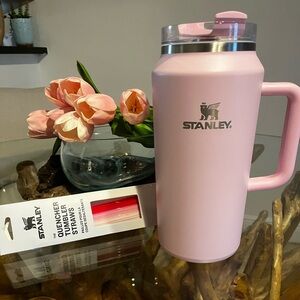 64oz Tulle Pink Stanley cup and Straws